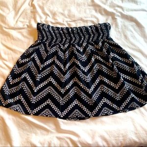 Black and White Skirt XL